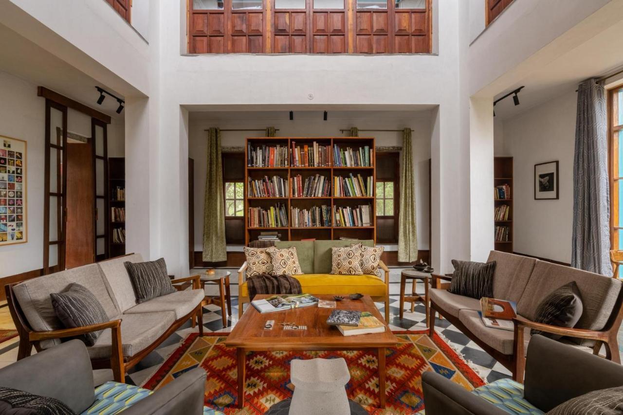 Lohonostays Library Sadhrana Bagh Gurgaon Exterior photo